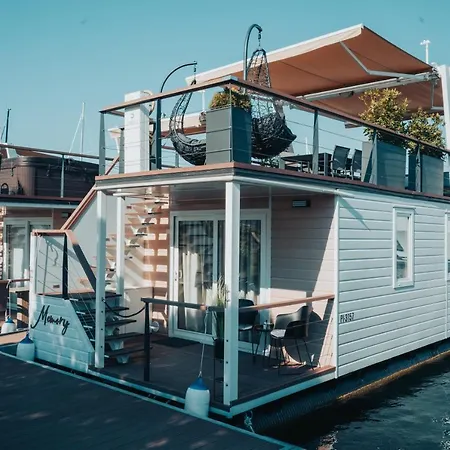 Floating House Memory בית נופש בפורטורוז