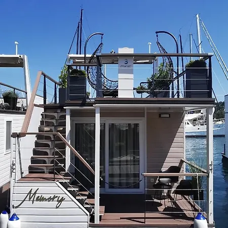 度假居 Floating House Memory *