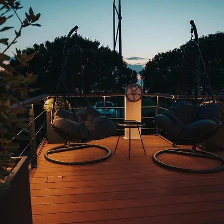בית נופש Floating House Memory