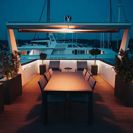 度假居 Floating House Memory